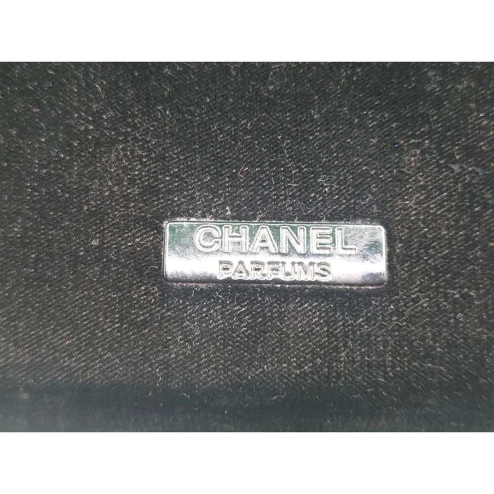 CHANEL parfums black